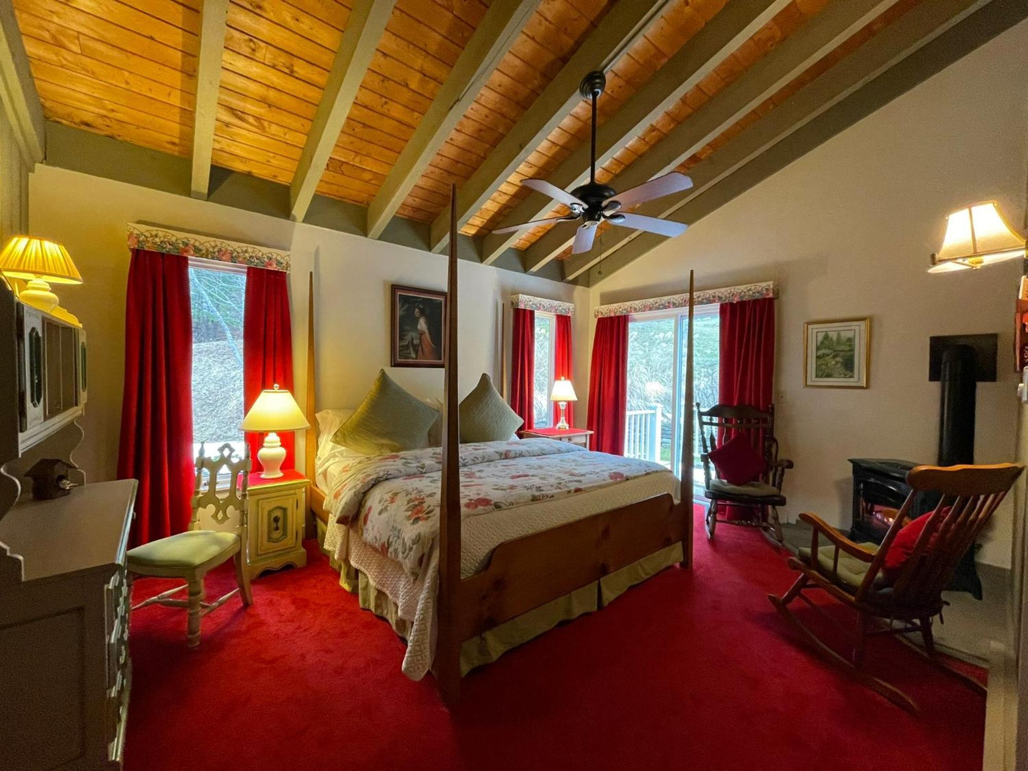 Deerhill Inn West Dover