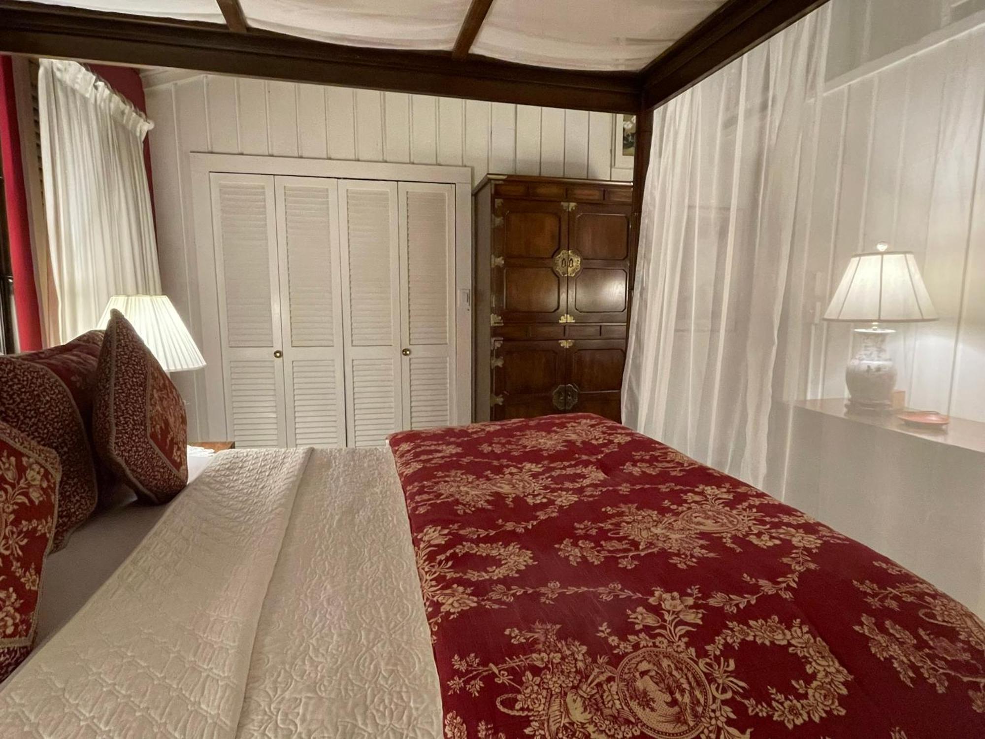 Deerhill Inn